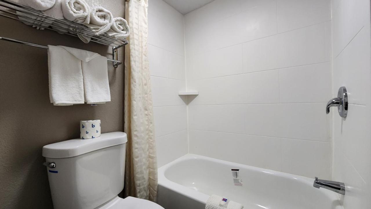 Motel 6 Columbus Oh - Osu North Экстерьер фото