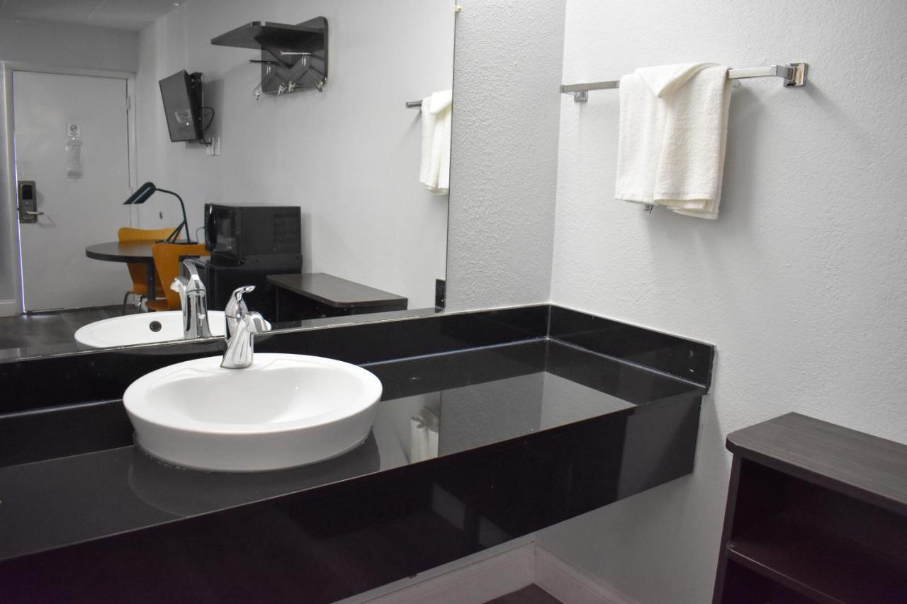 Motel 6 Columbus Oh - Osu North Экстерьер фото