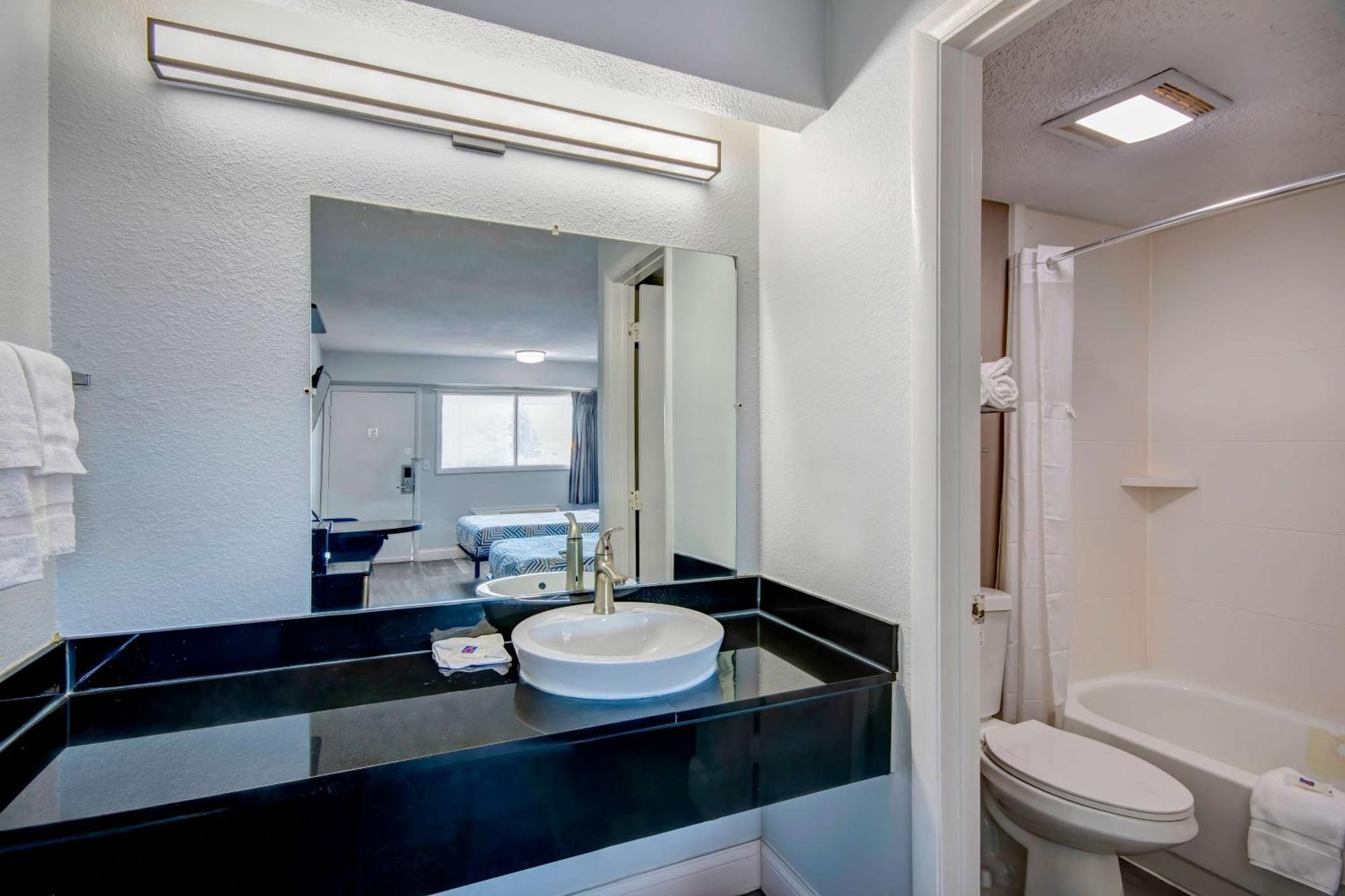 Motel 6 Columbus Oh - Osu North Экстерьер фото